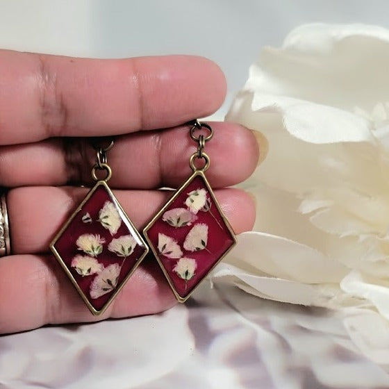 Fuchsia Buds w/ Pressed White Carnations Earring, Naturally Preserved Pink Floral Dangle, Real Flowers in Resin Pendants