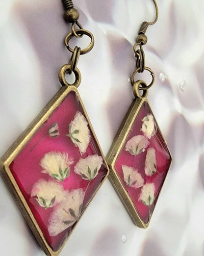 Fuchsia Buds w/ Pressed White Carnations Earring, Naturally Preserved Pink Floral Dangle, Real Flowers in Resin Pendants