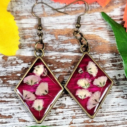 Fuchsia Buds w/ Pressed White Carnations Earring, Naturally Preserved Pink Floral Dangle, Real Flowers in Resin Pendants