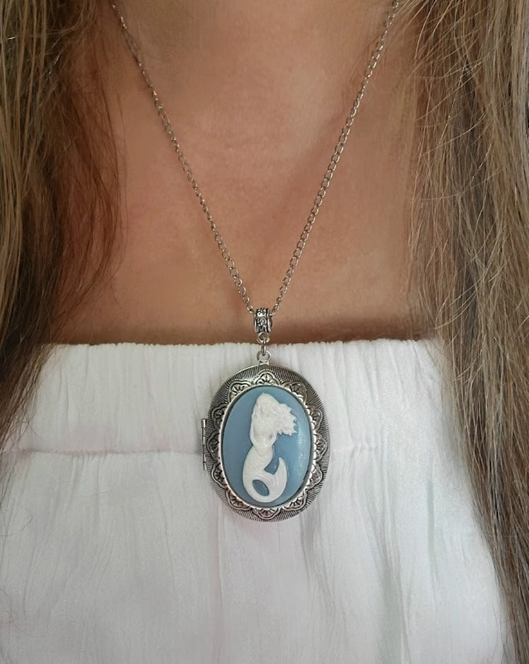 Oceanic-Inspired Mermaid Locket, Beach-Themed Necklace with Secret Photo Chamber, 304 Stainless Steel Chain