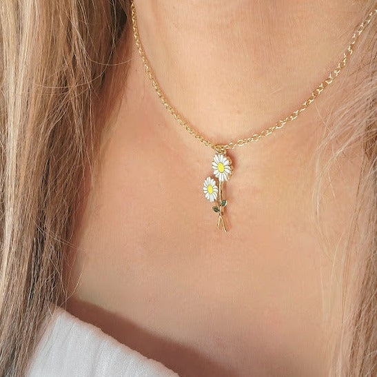 Charming Twin Daisy Necklace, Delicate Floral Elegance Pendant