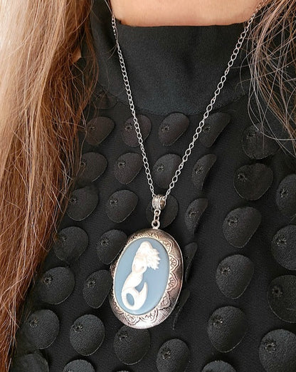 Oceanic-Inspired Mermaid Locket, Beach-Themed Necklace with Secret Photo Chamber, 304 Stainless Steel Chain