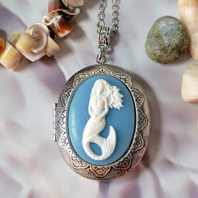 Oceanic-Inspired Mermaid Locket, Beach-Themed Necklace with Secret Photo Chamber, 304 Stainless Steel Chain