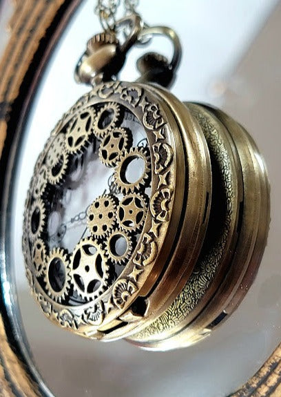 Antique-Inspired Steampunk Gear Watch Necklace - Classic Mechanical Timepiece Pendant