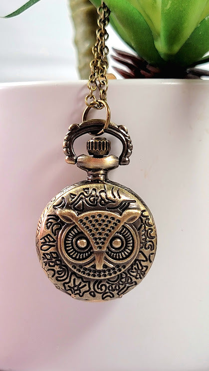 Antique Design Owl Timepiece Necklace, Wisdom-Inspired Pocket Watch Pendant