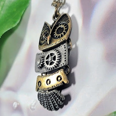 Steampunk Owl Necklace with Gears, Mechanical Owlet Charm on Antique Bronze Chain, Vintage-Inspired Night Bird Jewelry with Movement