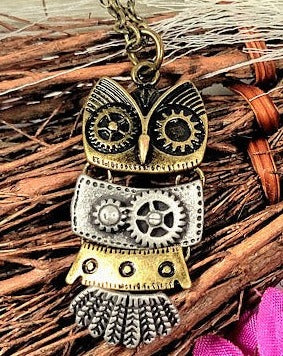 Steampunk Owl Necklace with Gears, Mechanical Owlet Charm on Antique Bronze Chain, Vintage-Inspired Night Bird Jewelry with Movement