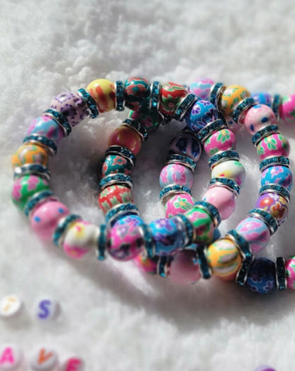 Pulsera de vibración de color primavera y verano, joyería de arcilla polimérica multicolor, joyería festiva, adulto joven, celebración de los meses más cálidos