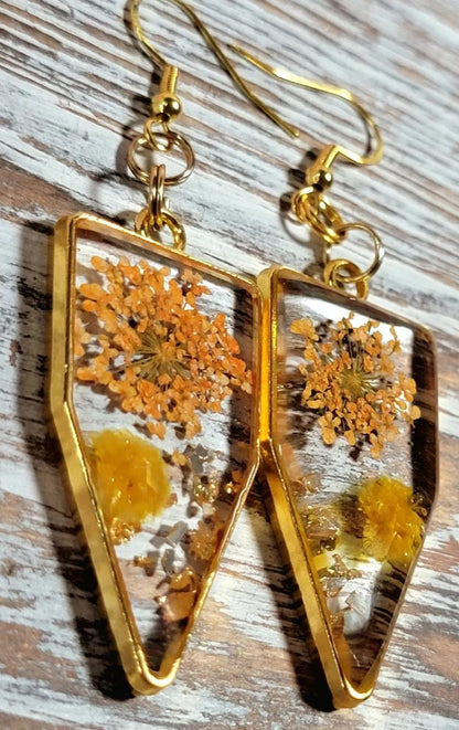 Yellow-Orange Real Flower Earrings, Everyday Jewelry, Minimalist Blooms, Vibrant Resin Dangle, Botanical Jewellery, Trendy & Bold Look