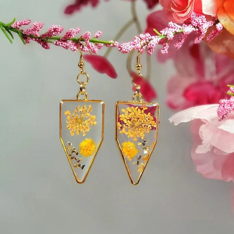 Yellow-Orange Real Flower Earrings, Everyday Jewelry, Minimalist Blooms, Vibrant Resin Dangle, Botanical Jewellery, Trendy & Bold Look