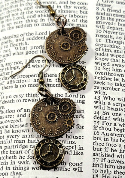 Boucles d’oreilles Steampunk victoriennes, cosplay et fêtes costumées, bijoux uniques faits à la main, design industriel rétro, audacieux et énervé, bijoux punk