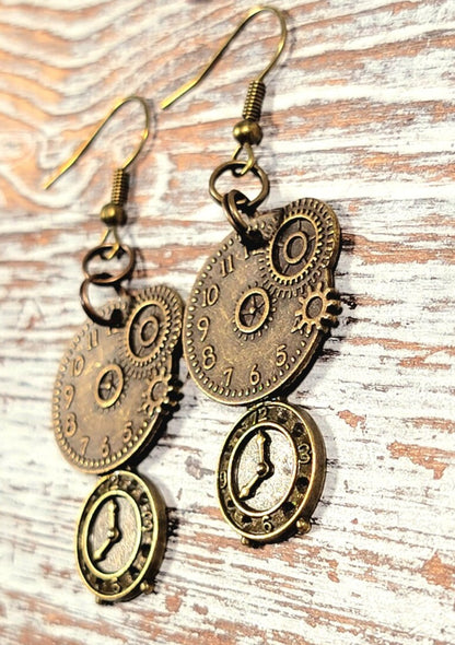 Victorian-Themed Steampunk Earrings, Dangle for Cosplay & Costume Parties, Handmade Unique Jewelry, Retro Industrial Design, Bold and Edgy, Punk Jewelry