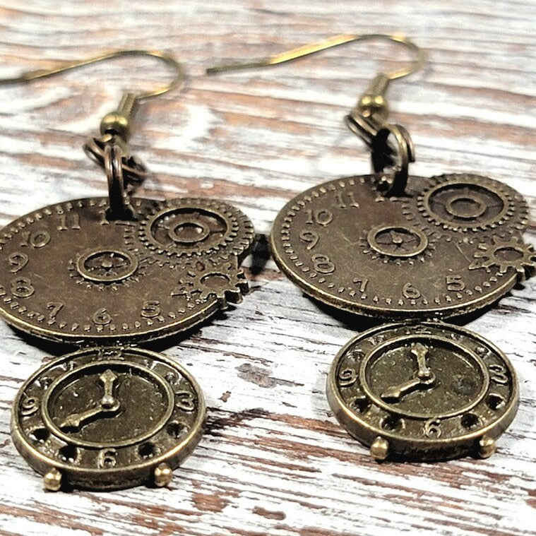 Victorian-Themed Steampunk Earrings, Dangle for Cosplay & Costume Parties, Handmade Unique Jewelry, Retro Industrial Design, Bold and Edgy, Punk Jewelry