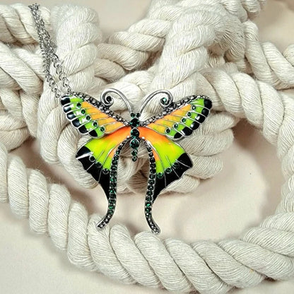 Delicado combo de broche y collar de mariposa, colgante verde lima, accesorio versátil inspirado en la naturaleza, joyas con múltiples opciones de uso