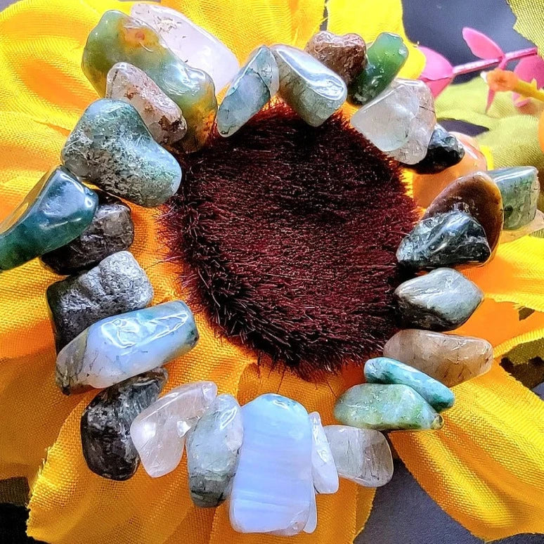 Multicolored River Shell Bracelet, Nature-Inspired Beaded Accessory, Waterproof Bracelet for Beach Lovers