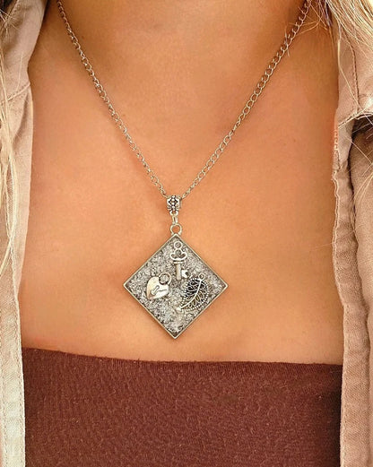 Clé mystique du collier en argent du cœur, bijoux en feuille en filigrane, pendentif sur le thème de l’amour, design intemporel, déclaration romantique unique sentimentale