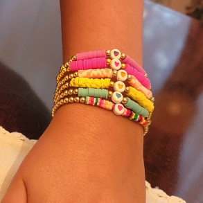 Pulseras Heishi para niños, diseño de cuentas centrado en el corazón, accesorio de muñeca colorido para todos los días, joyería divertida para preadolescentes, apto para niños pequeños