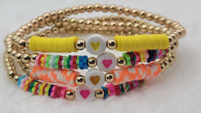 Bracelets Heishi pour enfants, design perlé centré sur le cœur, accessoire de poignet coloré au quotidien, bijoux ludiques pour pré-adolescents, adaptés aux tout-petits