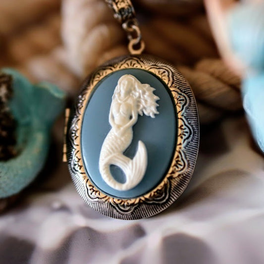 Oceanic-Inspired Mermaid Locket, Beach-Themed Necklace with Secret Photo Chamber, 304 Stainless Steel Chain