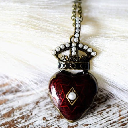 Pearl Studded Crowned Red Heart Necklace, Vintage-Themed Gothic Aesthetic Elegance