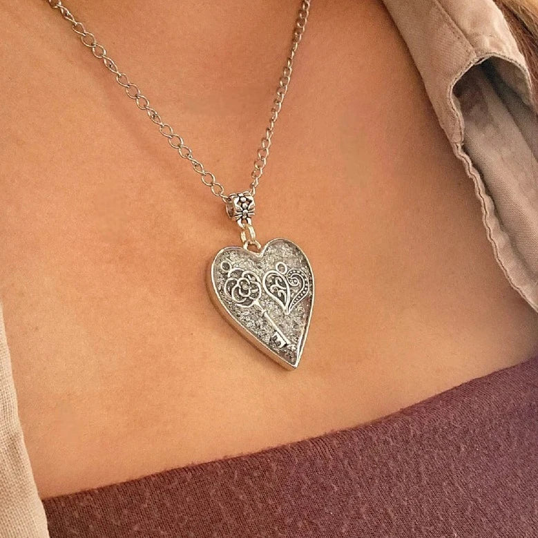 Collar llave de mi corazón, regalo perfecto para recuerdos preciados, joyería de arte de resina, regalo del día de San Valentín, símbolo de amor sentimental