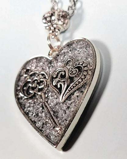 Collar llave de mi corazón, regalo perfecto para recuerdos preciados, joyería de arte de resina, regalo del día de San Valentín, símbolo de amor sentimental