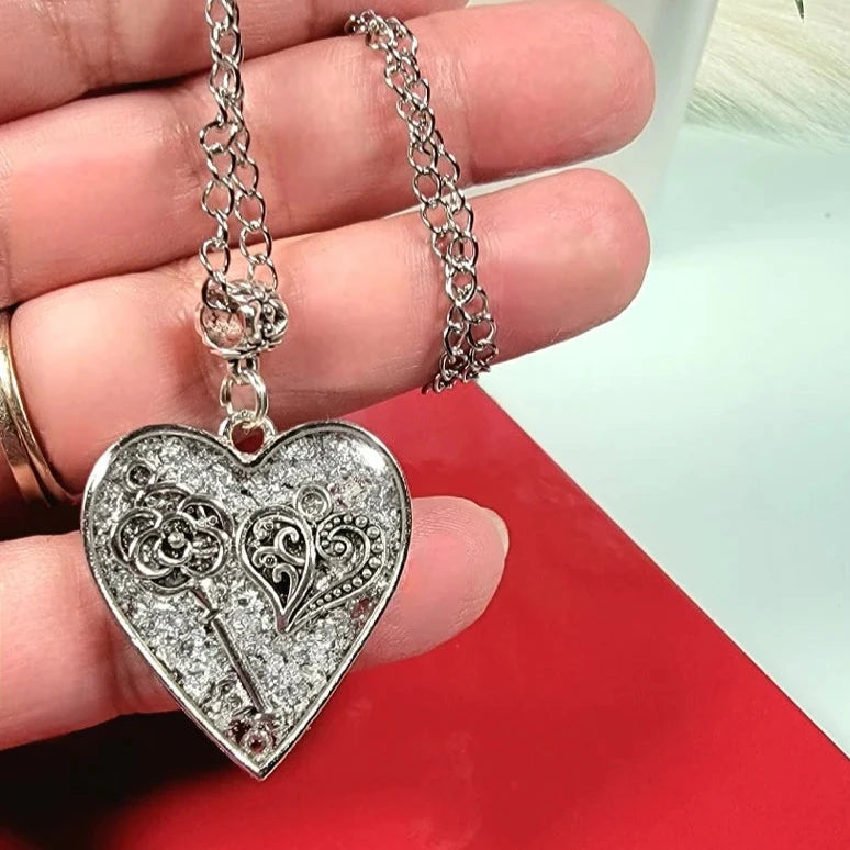 Collier clé de mon cœur, cadeau parfait pour les souvenirs précieux, bijoux d'art en résine, cadeau de la Saint-Valentin, symbole d'amour sentimental