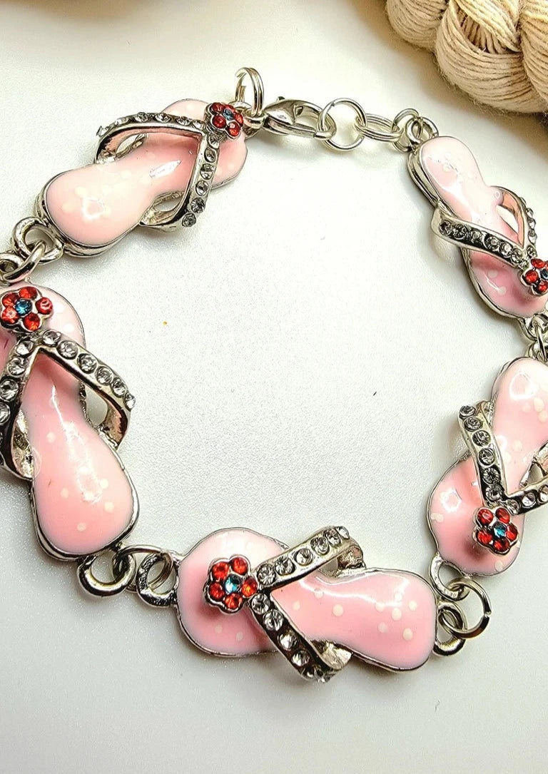 Pulsera con cuentas de chanclas rosas, encanto con temática de verano, joyas caprichosas bañadas por el sol, accesorio de muñeca de memoria de vacaciones, elegante temática de playa