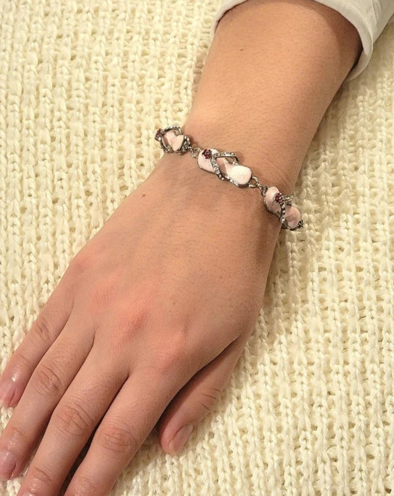 Bracelet perlé tongs roses, charme sur le thème de l’été, bijoux fantaisistes embrassés par le soleil, accessoire de poignet mémoire de vacances, élégant sur le thème de la plage