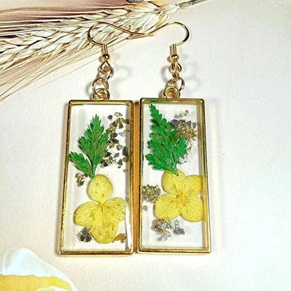 Boucle d’oreille pendante de fleur de pensée jaune faite à la main, pendentif de fleurs sauvages vivaces, bijoux floraux pressés, bijoux de jardin délicats, inspirés de la nature