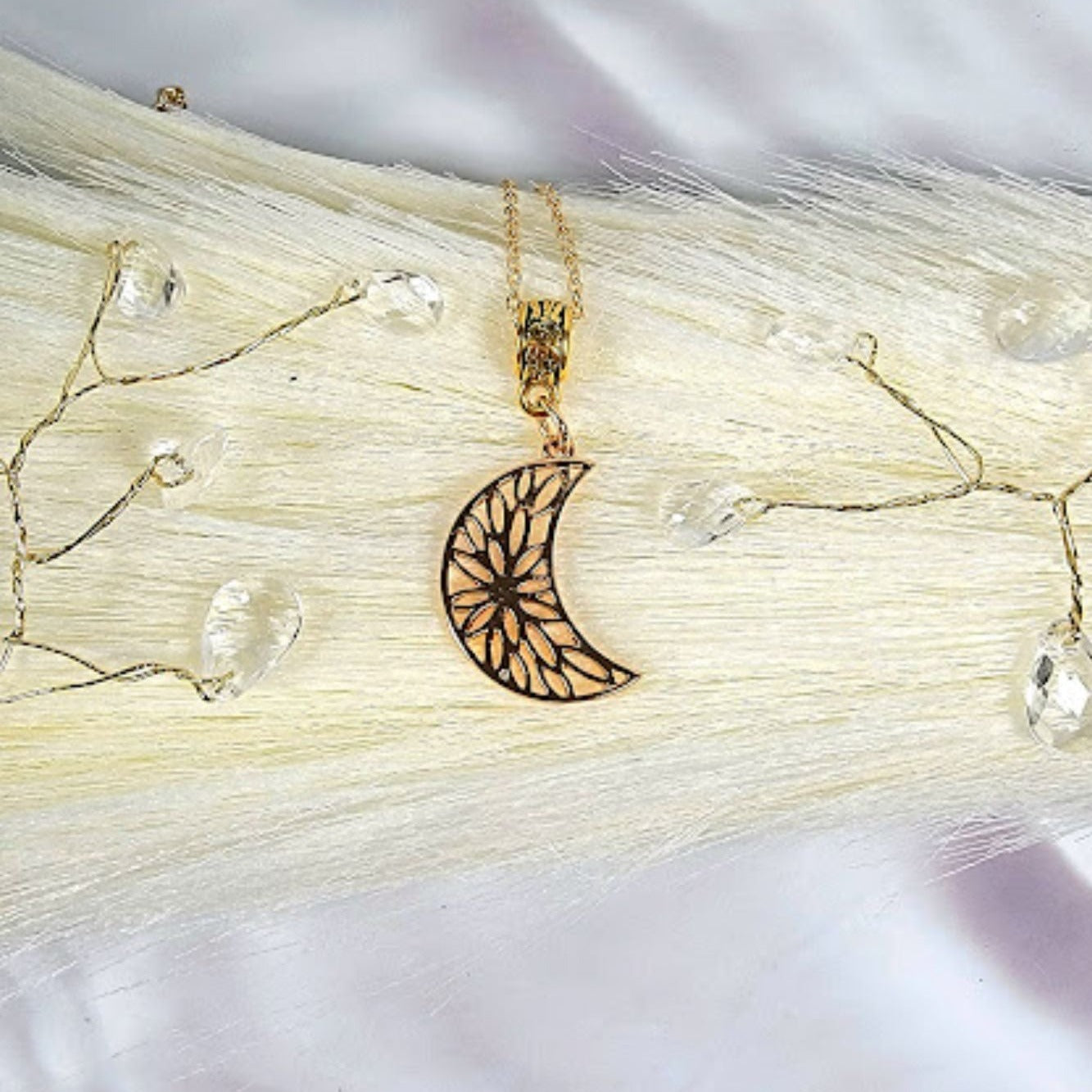 Golden Moon Necklace, Lunar-Themed Pendant, Sophisticated Celestial Jewelry