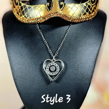 Collar Steampunk de corazón romántico, accesorio victoriano atemporal, accesorio de fusión moderno, regalo para los amantes de la joyería vintage, revestido de resina