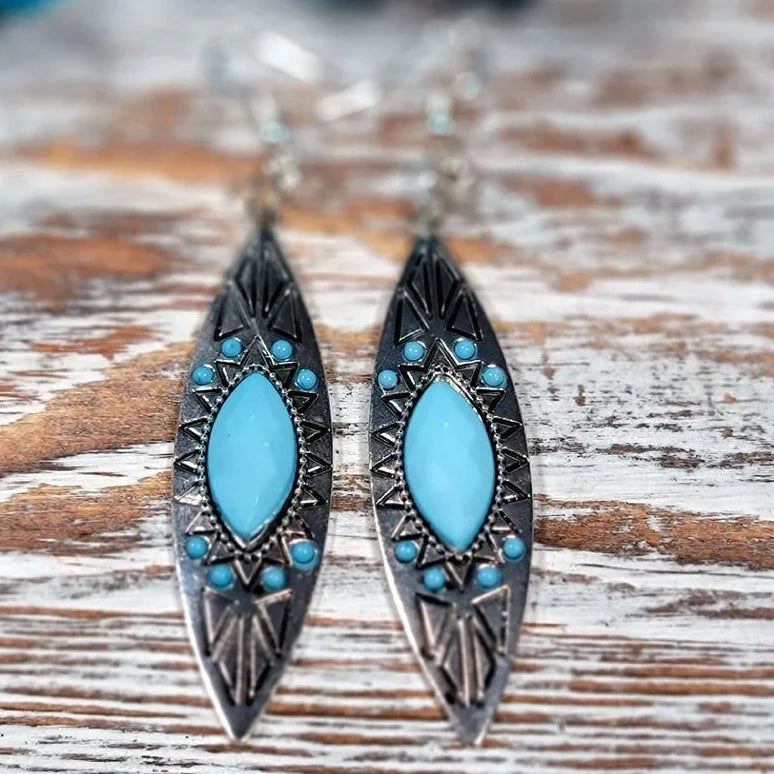 Boucle d’oreille en pierre gravée fausse turquoise, pendentif de style Boho, longue goutte élégante, accessoire Boho Chic moderne, goutte fascinante inspirée de la nature