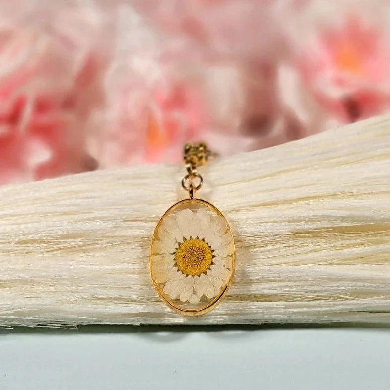 Preserved White Daisy Necklace, Real Flower Pendant, Resin Pressed Floral Charm