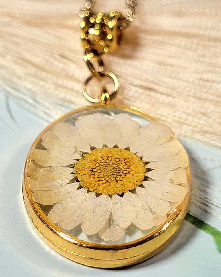 Preserved White Daisy Necklace, Real Flower Pendant, Resin Pressed Floral Charm