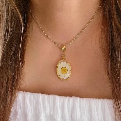 Preserved White Daisy Necklace, Real Flower Pendant, Resin Pressed Floral Charm