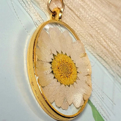 Preserved White Daisy Necklace, Real Flower Pendant, Resin Pressed Floral Charm