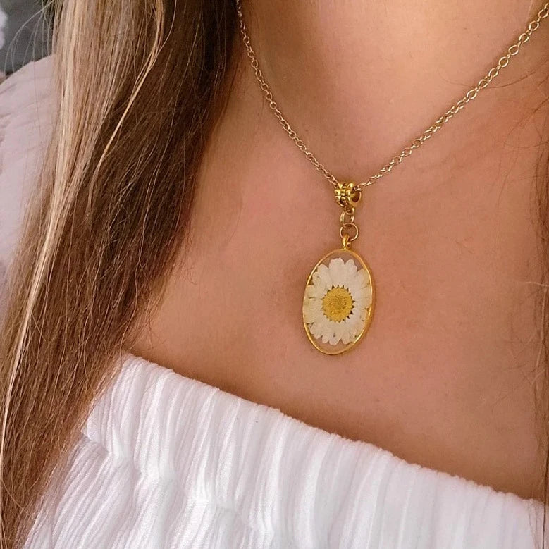 Preserved White Daisy Necklace, Real Flower Pendant, Resin Pressed Floral Charm