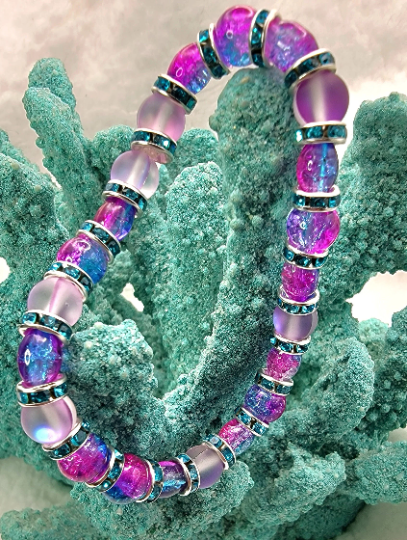 Pulsera Springtime Bliss, joyería festiva del arco iris, elegante joyería de piedra lunar con cuentas de hielo rosa y azul, diseño de cristal elegante, diseño de alta calidad 