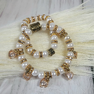 Elegante conjunto de pulseras de perlas sintéticas y corazón, deslumbrante accesorio de muñeca con dijes reflectantes, piezas de joyería atemporales para eventos formales