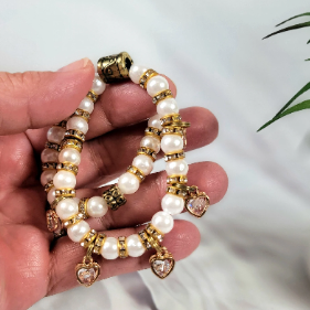 Elegante conjunto de pulseras de perlas sintéticas y corazón, deslumbrante accesorio de muñeca con dijes reflectantes, piezas de joyería atemporales para eventos formales