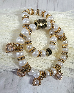 Elegant Faux Pearls & Heart Duo Bracelet Set, Dazzling Wrist Accessory w/ Reflective Charms