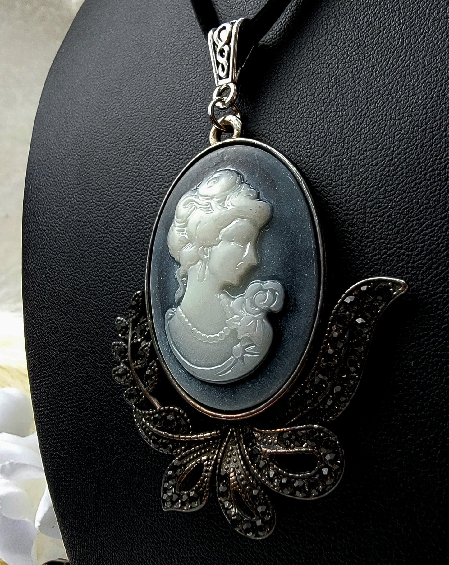 Vintage Themed Victorian Cameo Necklace, Silhouette Lady Pendant, Elegant Accessory, Formal Evening Jewelry, Luxury Chic, Stylish Fashionista Gift