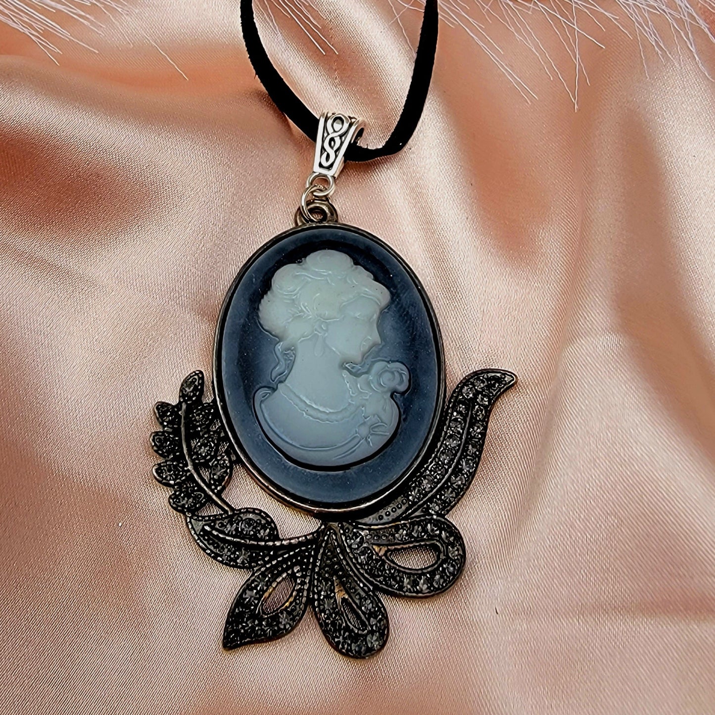 Vintage Themed Victorian Cameo Necklace, Silhouette Lady Pendant, Elegant Accessory, Formal Evening Jewelry, Luxury Chic, Stylish Fashionista Gift