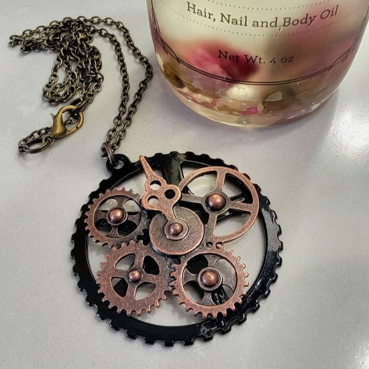 Industrial Elegance Fashion Piece Necklace, Vintage-Inspired Victorian Pendant, Steampunk Intricate Gear Jewelry