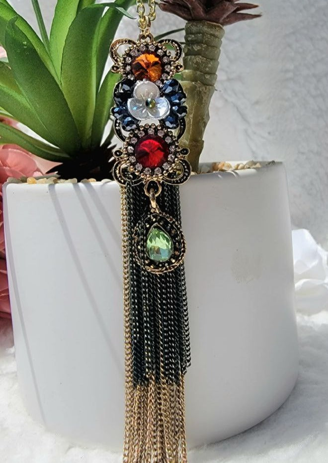 Collier long pompon en or, chaîne de design d’inspiration vintage, poussin Boho, élégant et chic, accessoire de mariage, avant-gardiste, bijoux polyvalents