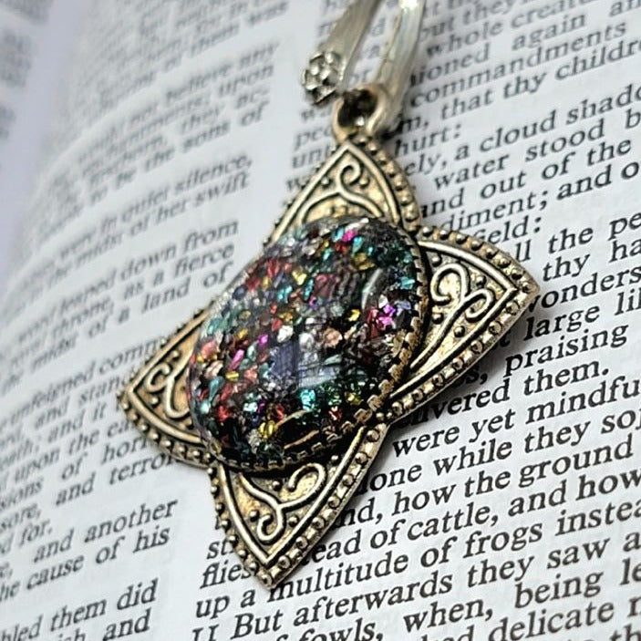 Mystical Star Pendant Necklace with Vibrant Crushed Glass