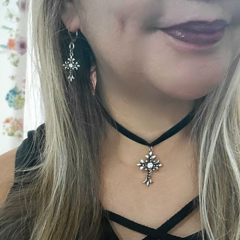 Elegantes pendientes góticos y conjunto de collar de gargantilla de terciopelo negro, joyería espiritual chic, imprescindibles de la moda gótica, crucifijo de plata con pedrería