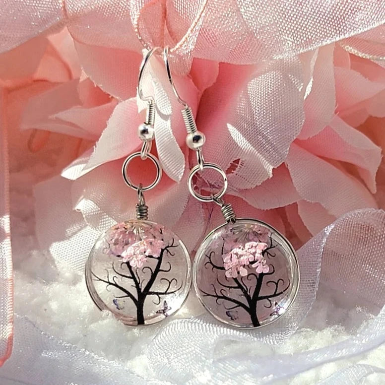 Pendientes de flores rosas suaves, regalos románticos, joyería botánica, amante de la naturaleza, accesorio Boho Chic, árbol de la vida, belleza atemporal de la naturaleza