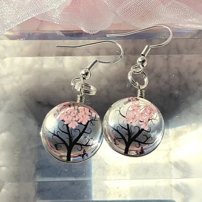 Pendientes de flores rosas suaves, regalos románticos, joyería botánica, amante de la naturaleza, accesorio Boho Chic, árbol de la vida, belleza atemporal de la naturaleza